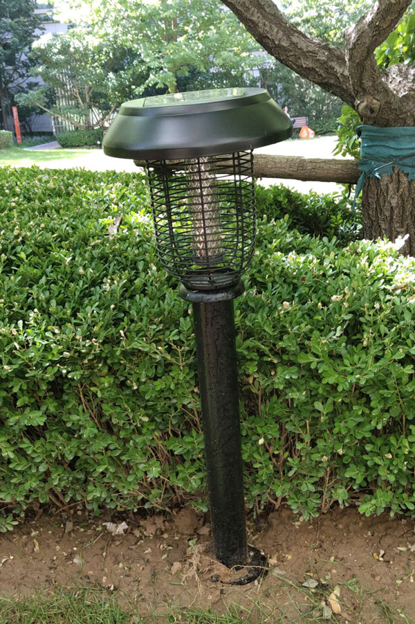 北京泰康之家燕園養老社區安裝戶外太陽能滅蚊燈