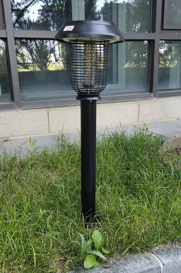 北京泰康之家燕園養老社區安裝戶外太陽能滅蚊燈